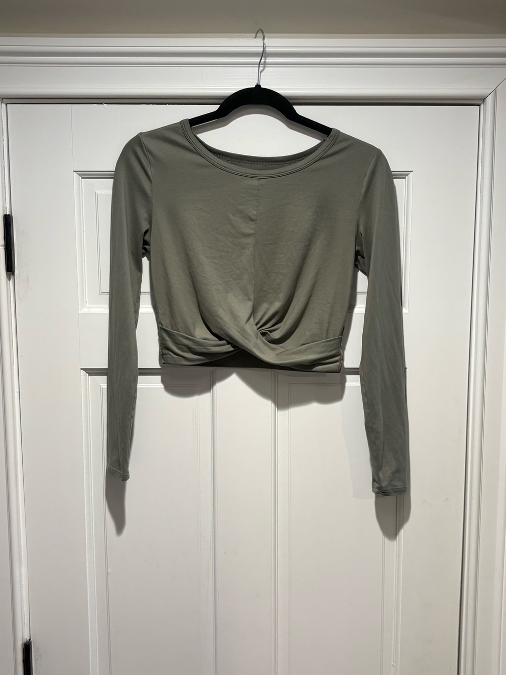 Harmony Balance Small Twist-Front Long Sleeve Crop Top - Olive